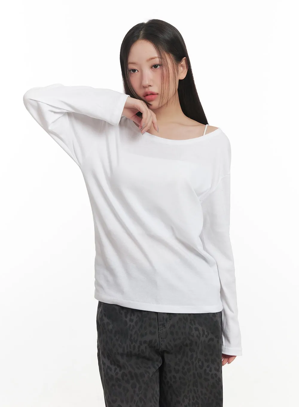 Loose Fit U-Neck Long Sleeve Shirt CF524
